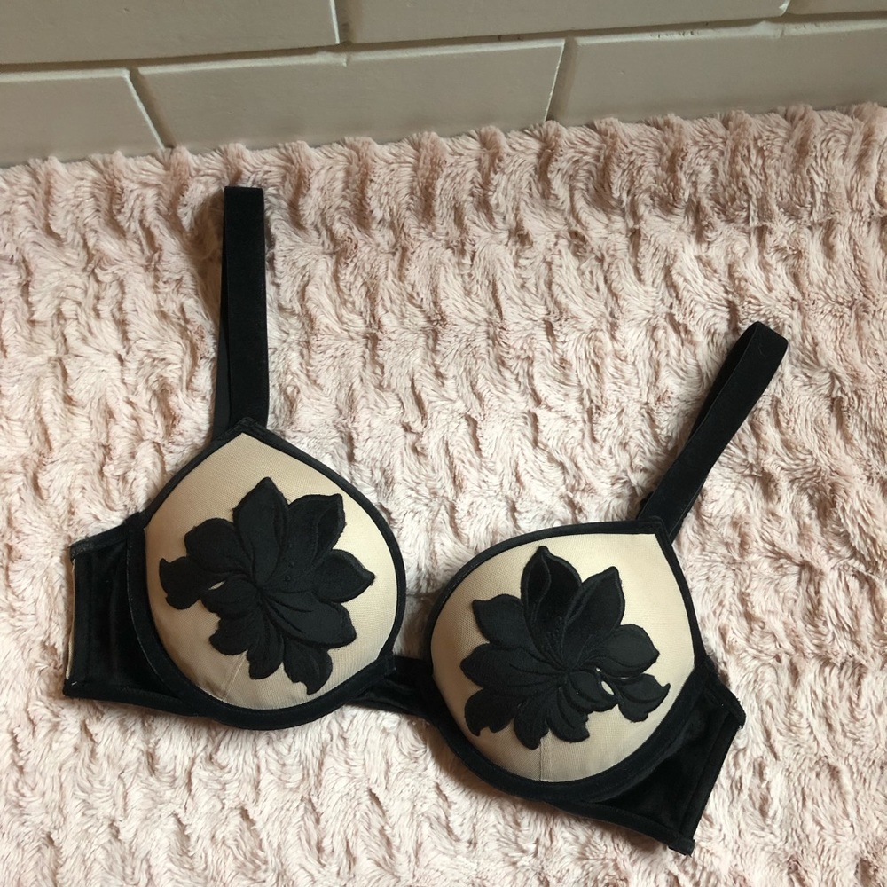 Victoria’s Secret bra